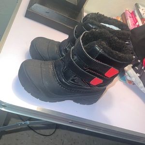 Snow boots size 10